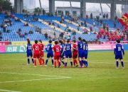 关于重庆队面临困难，赛季前景蒙上阴影的信息